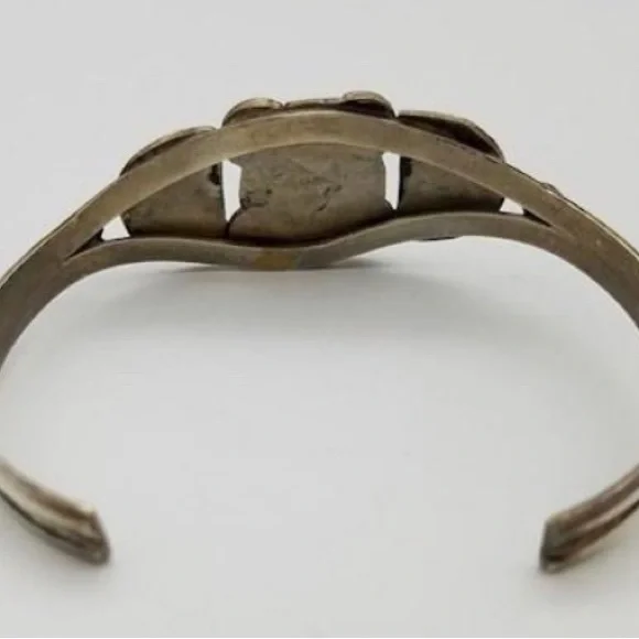 Rare, detailed antique turquoise cuff, for delicate wrist, see measurements - Picture 5 of 5